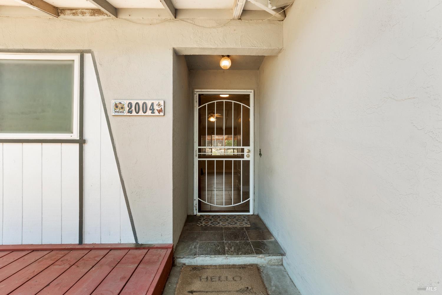 Detail Gallery Image 8 of 56 For 2004 S Terrace Dr, Napa,  CA 94559 - 3 Beds | 2 Baths