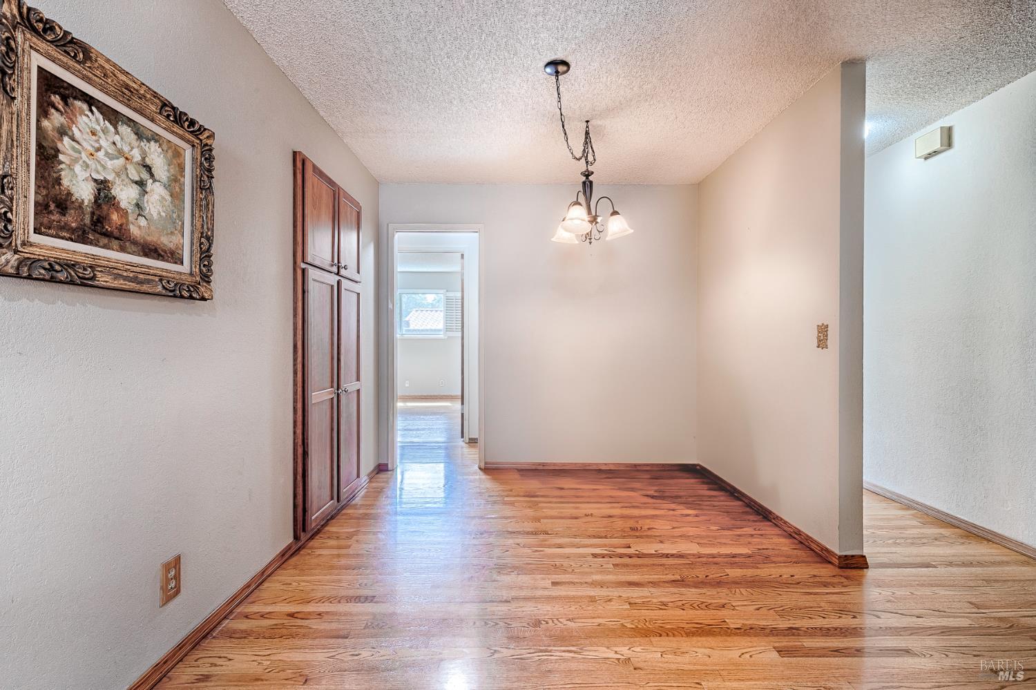 Detail Gallery Image 18 of 50 For 615 Montclair Dr, Santa Rosa,  CA 95409 - 3 Beds | 2 Baths
