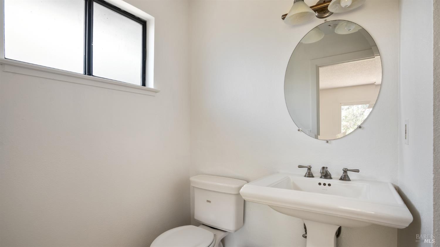 Detail Gallery Image 10 of 24 For 2530 Tachevah Dr, Santa Rosa,  CA 95405 - 3 Beds | 2 Baths