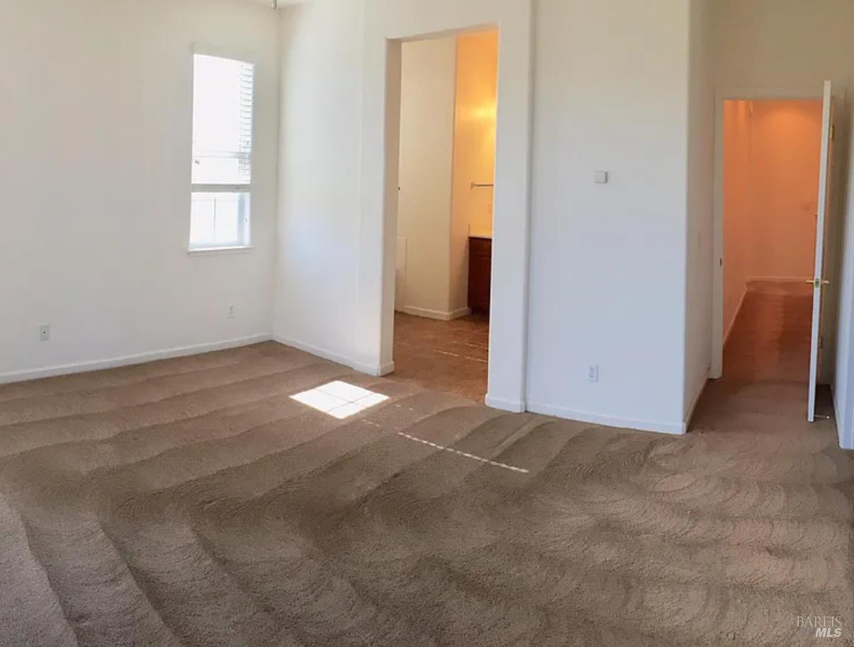 Detail Gallery Image 7 of 9 For 2285 Alysheba Ct, Napa,  CA 94559 - 3 Beds | 2/1 Baths
