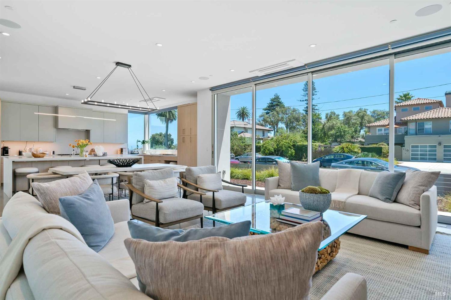 Detail Gallery Image 8 of 35 For 120 Gharkey St, Santa Cruz,  CA 95060 - 5 Beds | 5 Baths