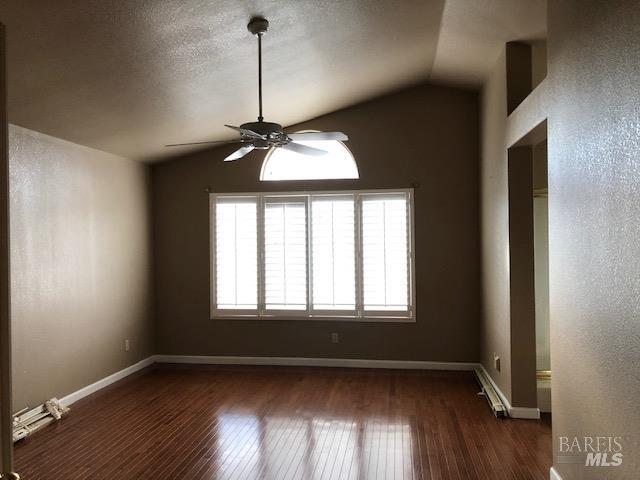 Detail Gallery Image 11 of 28 For 9512 Wellington Cir, Windsor,  CA 95492 - 4 Beds | 3 Baths