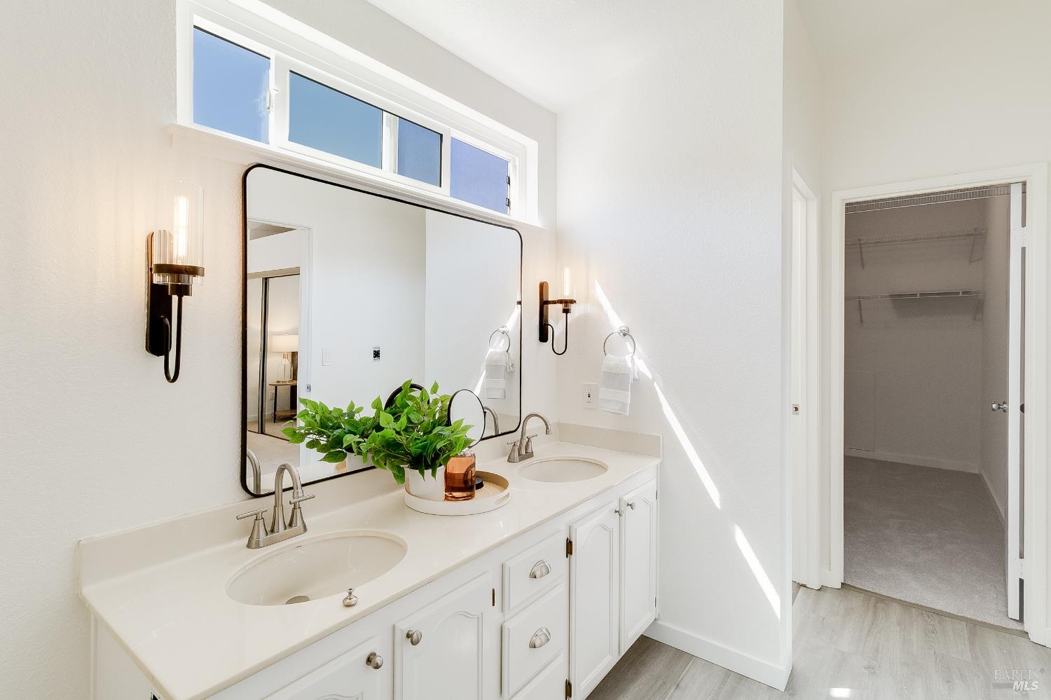 Detail Gallery Image 34 of 54 For 567 Primrose Ln, Benicia,  CA 94510 - 3 Beds | 2 Baths