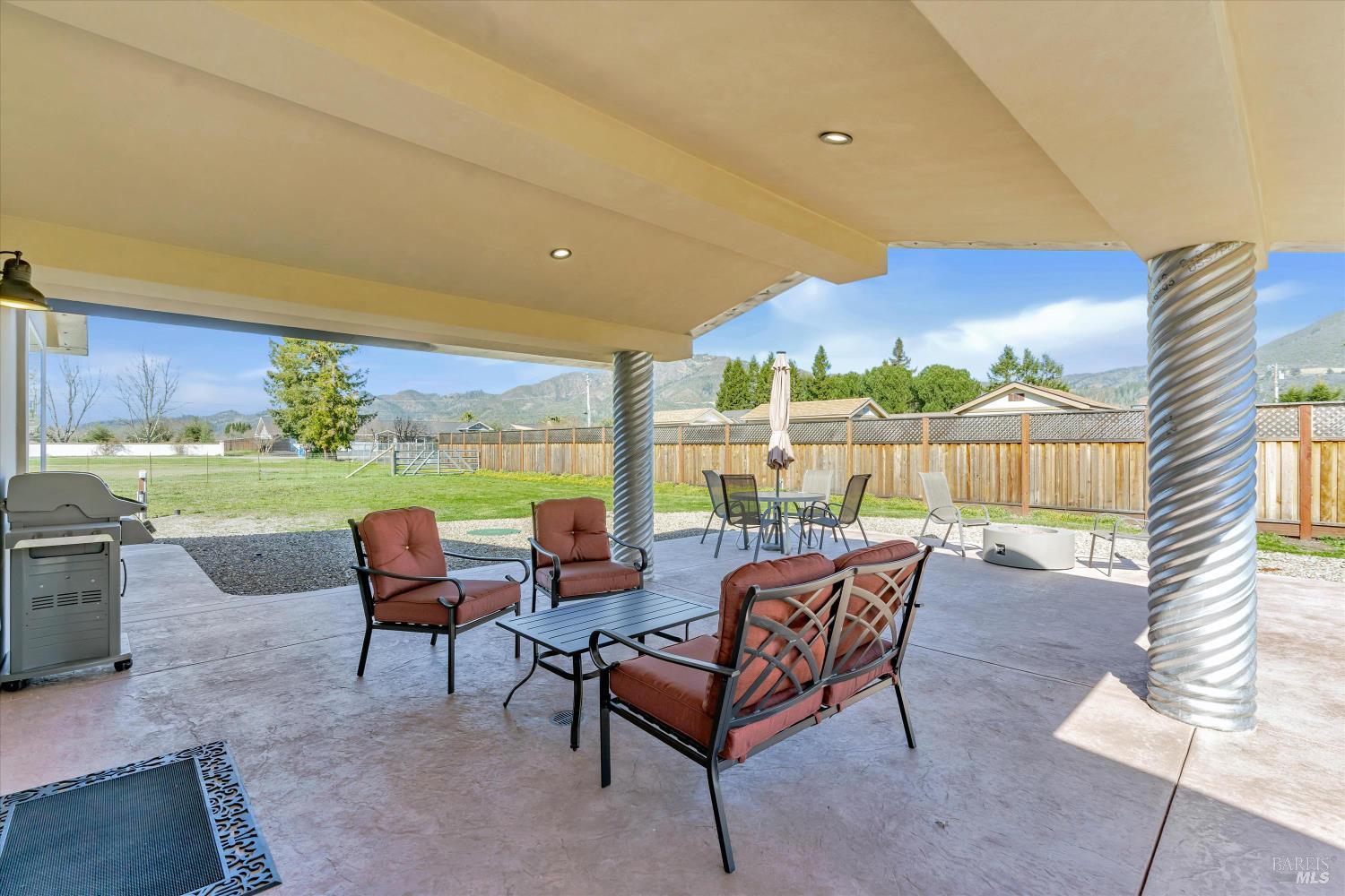 Detail Gallery Image 6 of 30 For 390 Treehaven Ln, Kenwood,  CA 95452 - 2 Beds | 2 Baths