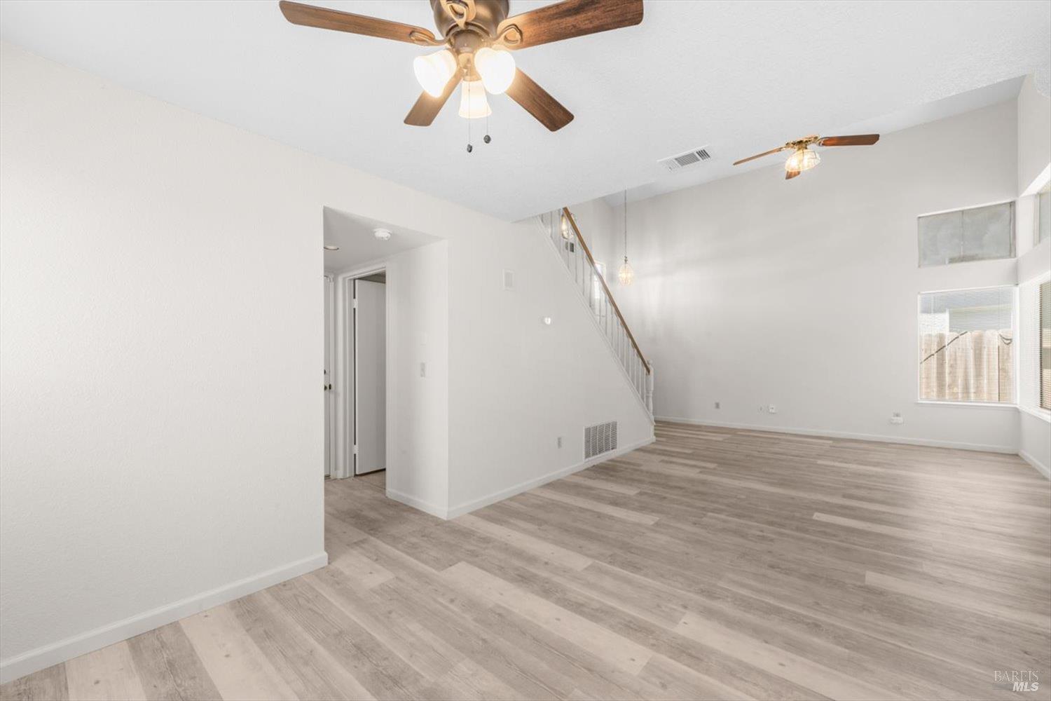 Detail Gallery Image 12 of 49 For 243 Colby Dr, Vacaville,  CA 95687 - 3 Beds | 2/1 Baths