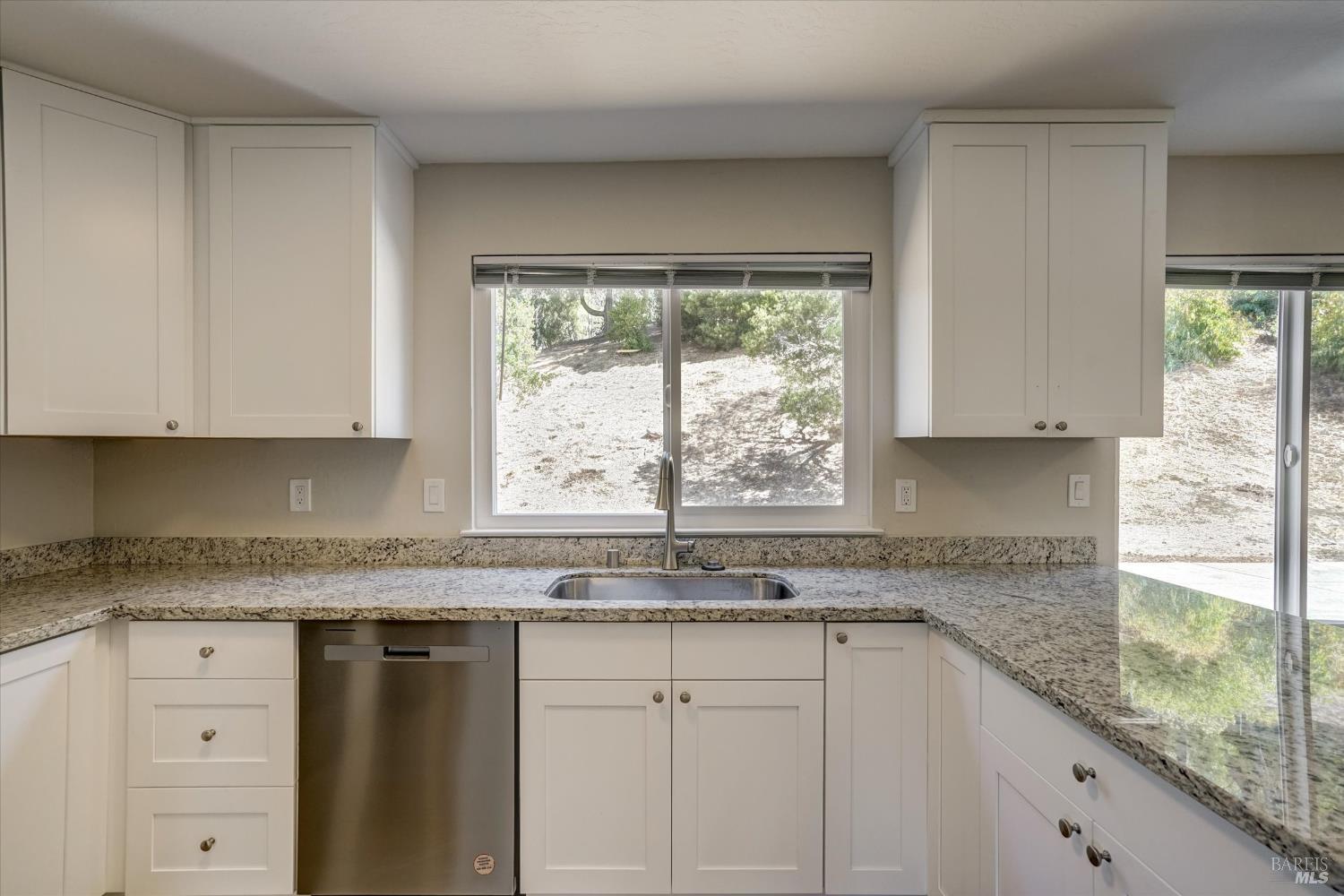 Detail Gallery Image 14 of 40 For 124 Evergreen Way, Vallejo,  CA 94591 - 4 Beds | 2/1 Baths