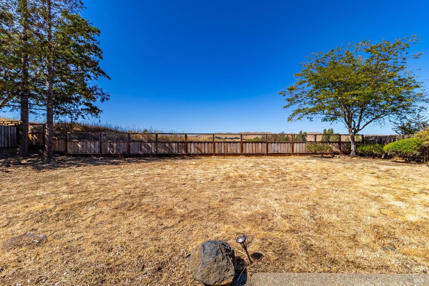Detail Gallery Image 40 of 54 For 567 Primrose Ln, Benicia,  CA 94510 - 3 Beds | 2 Baths
