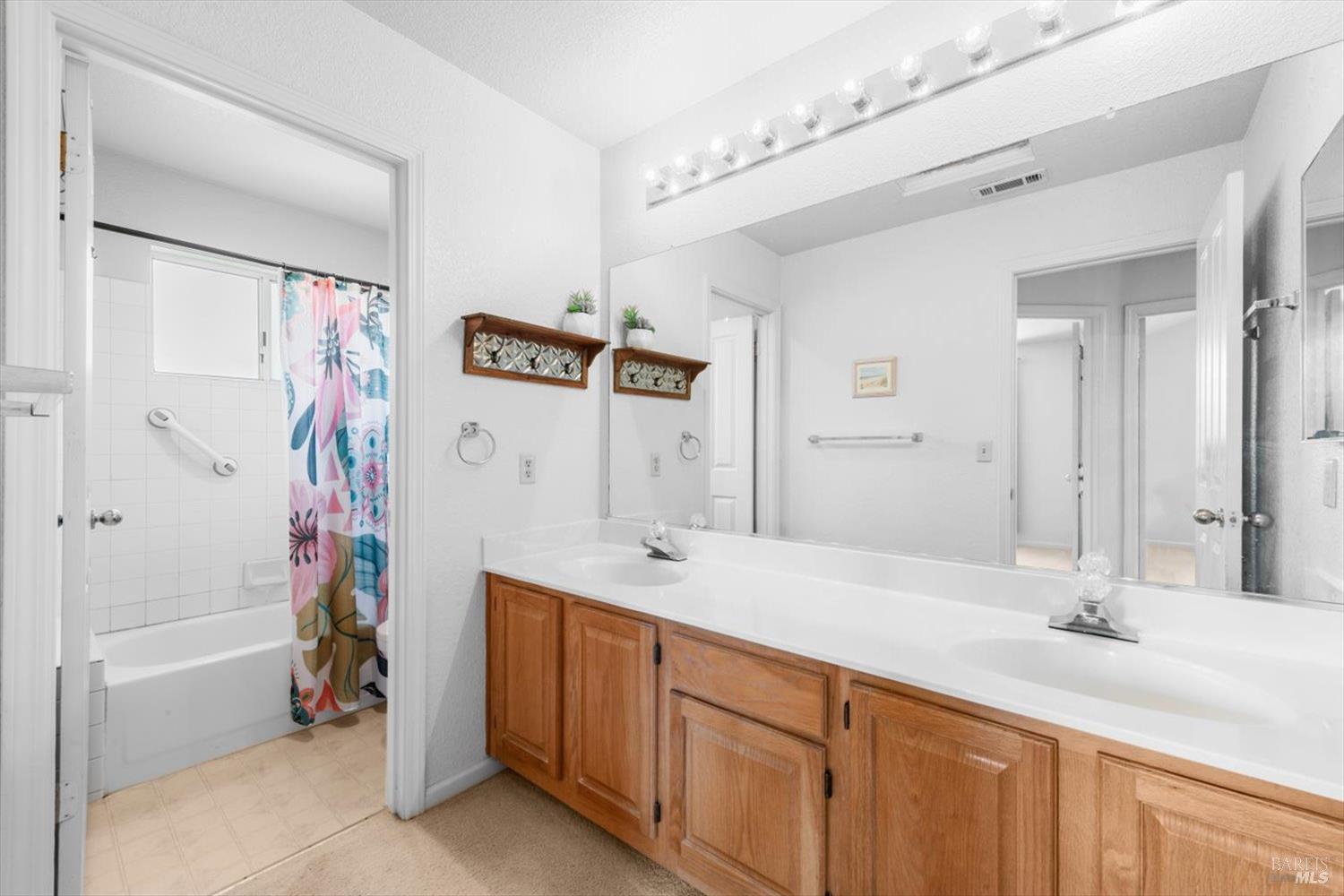 Detail Gallery Image 35 of 82 For 2136 Lakewood Dr, Fairfield,  CA 94534 - 4 Beds | 2/1 Baths