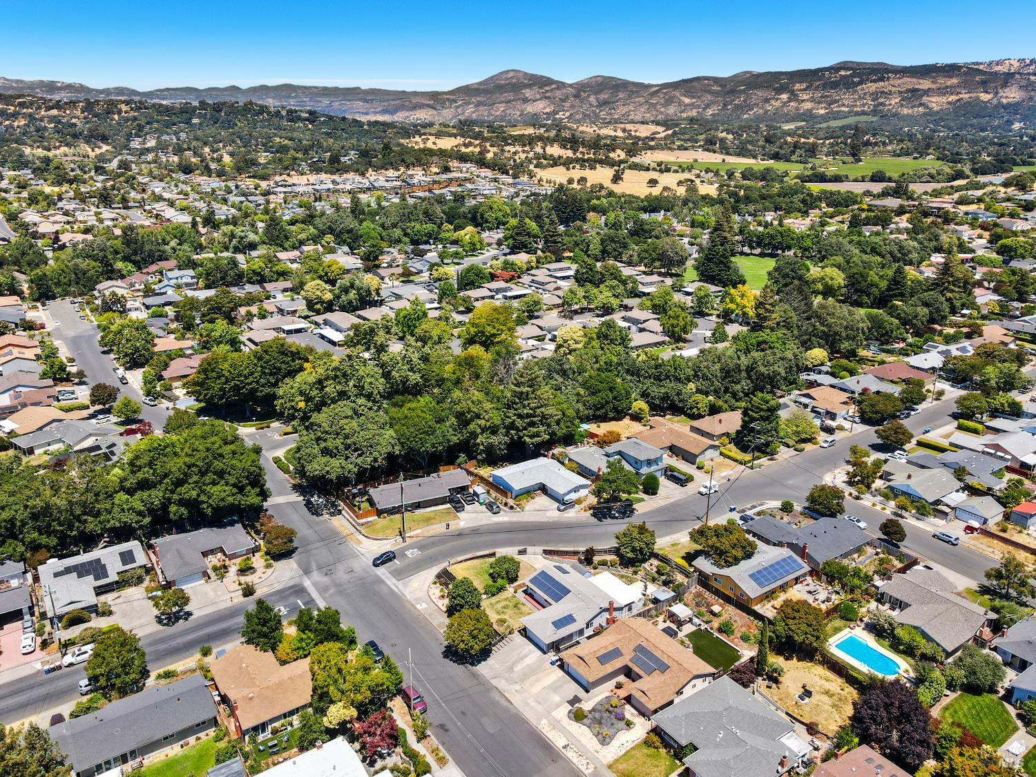 Detail Gallery Image 51 of 56 For 2004 S Terrace Dr, Napa,  CA 94559 - 3 Beds | 2 Baths