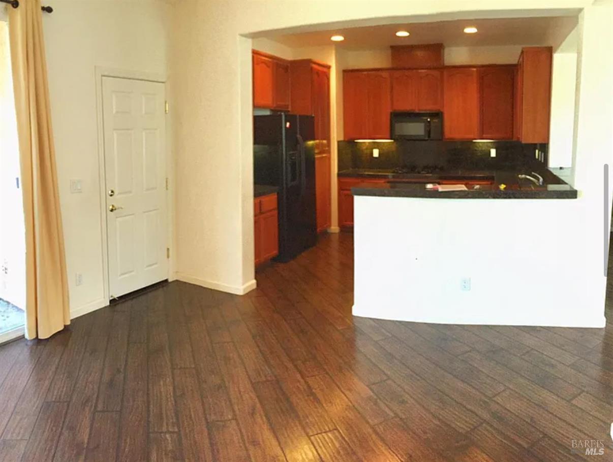 Detail Gallery Image 5 of 9 For 2285 Alysheba Ct, Napa,  CA 94559 - 3 Beds | 2/1 Baths