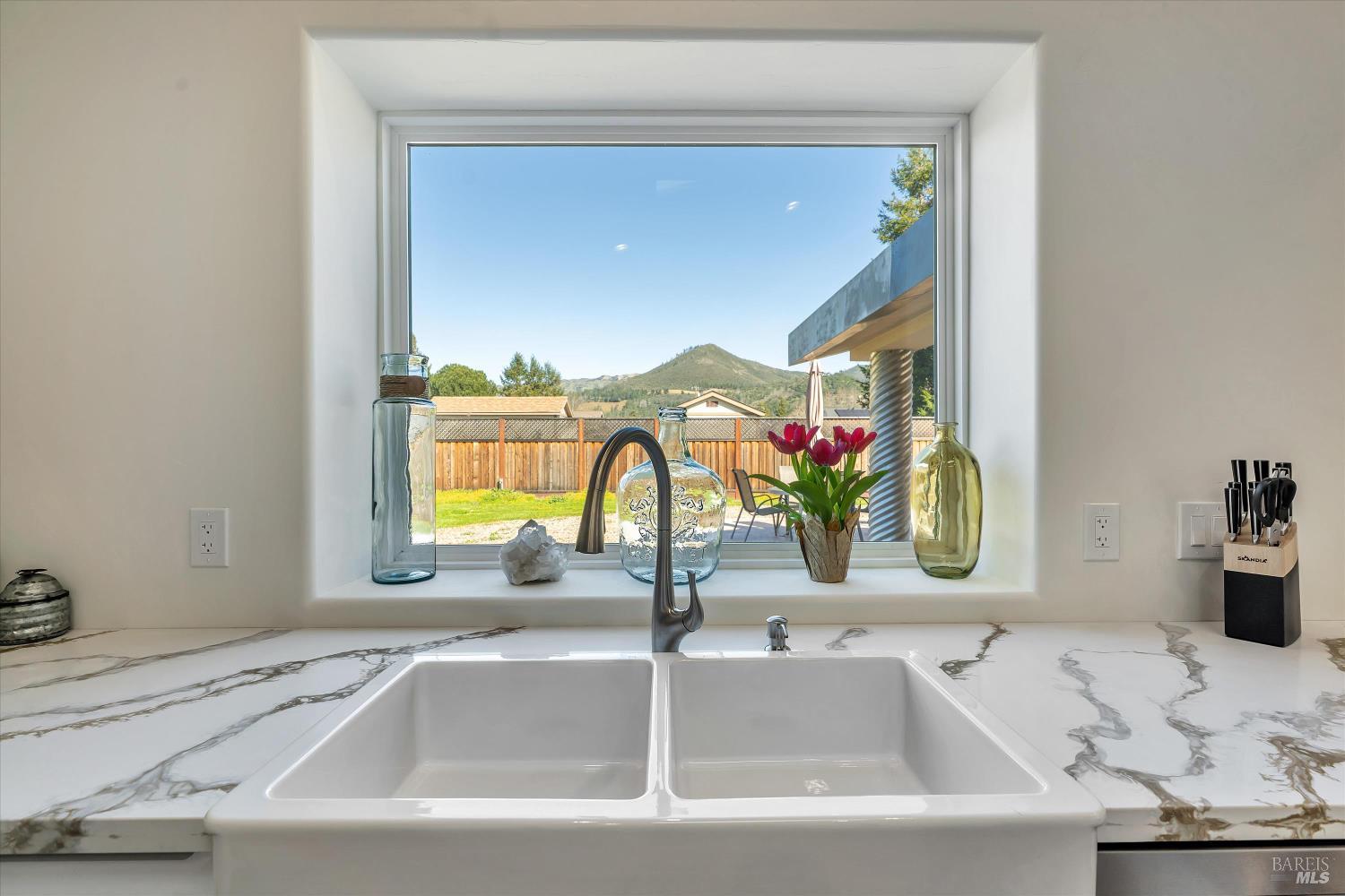 Detail Gallery Image 13 of 30 For 390 Treehaven Ln, Kenwood,  CA 95452 - 2 Beds | 2 Baths