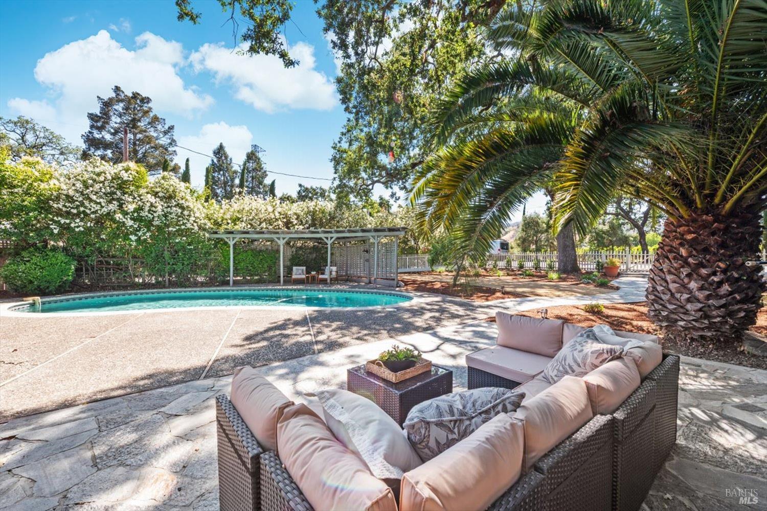 Detail Gallery Image 7 of 47 For 1881 Madrona Ave, Saint Helena,  CA 94574 - 2 Beds | 2/1 Baths