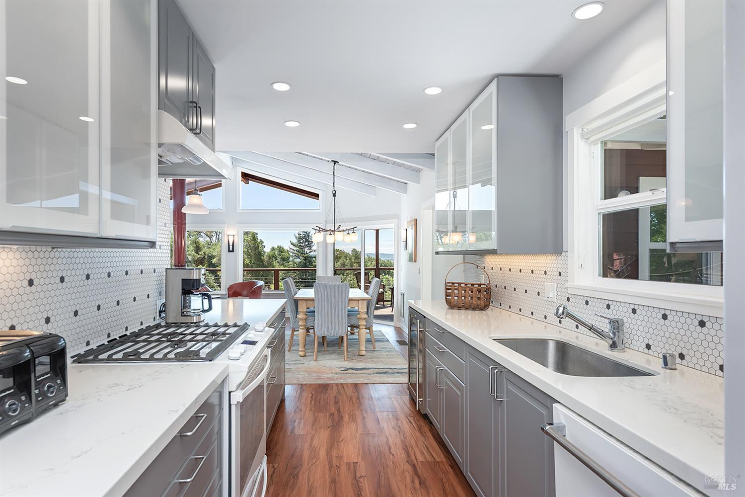 Detail Gallery Image 17 of 54 For 255 Vista View Dr, Cloverdale,  CA 95425 - 2 Beds | 2 Baths