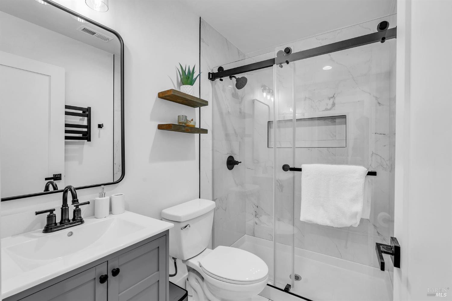 Detail Gallery Image 19 of 25 For 1594 Laurel St, Napa,  CA 94559 - 2 Beds | 2 Baths