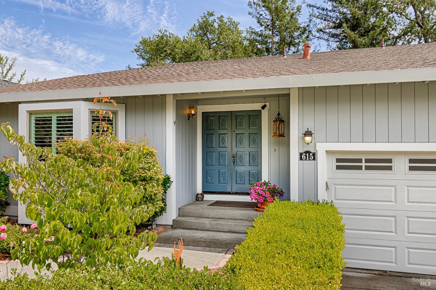 Detail Gallery Image 3 of 50 For 615 Montclair Dr, Santa Rosa,  CA 95409 - 3 Beds | 2 Baths