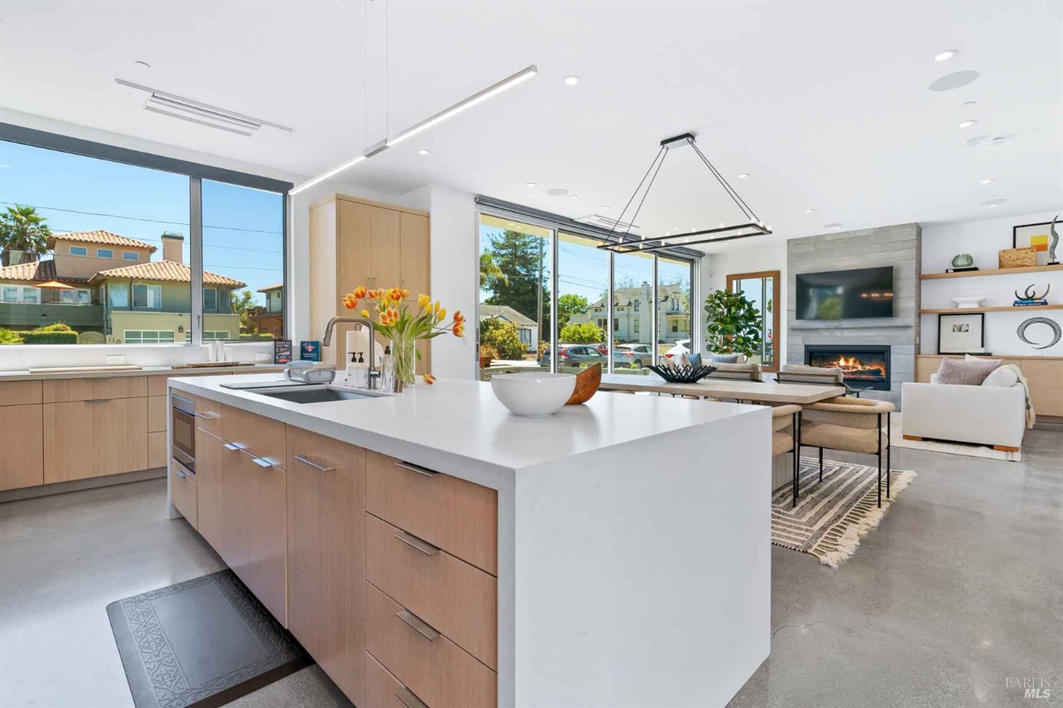 Detail Gallery Image 14 of 35 For 120 Gharkey St, Santa Cruz,  CA 95060 - 5 Beds | 5 Baths