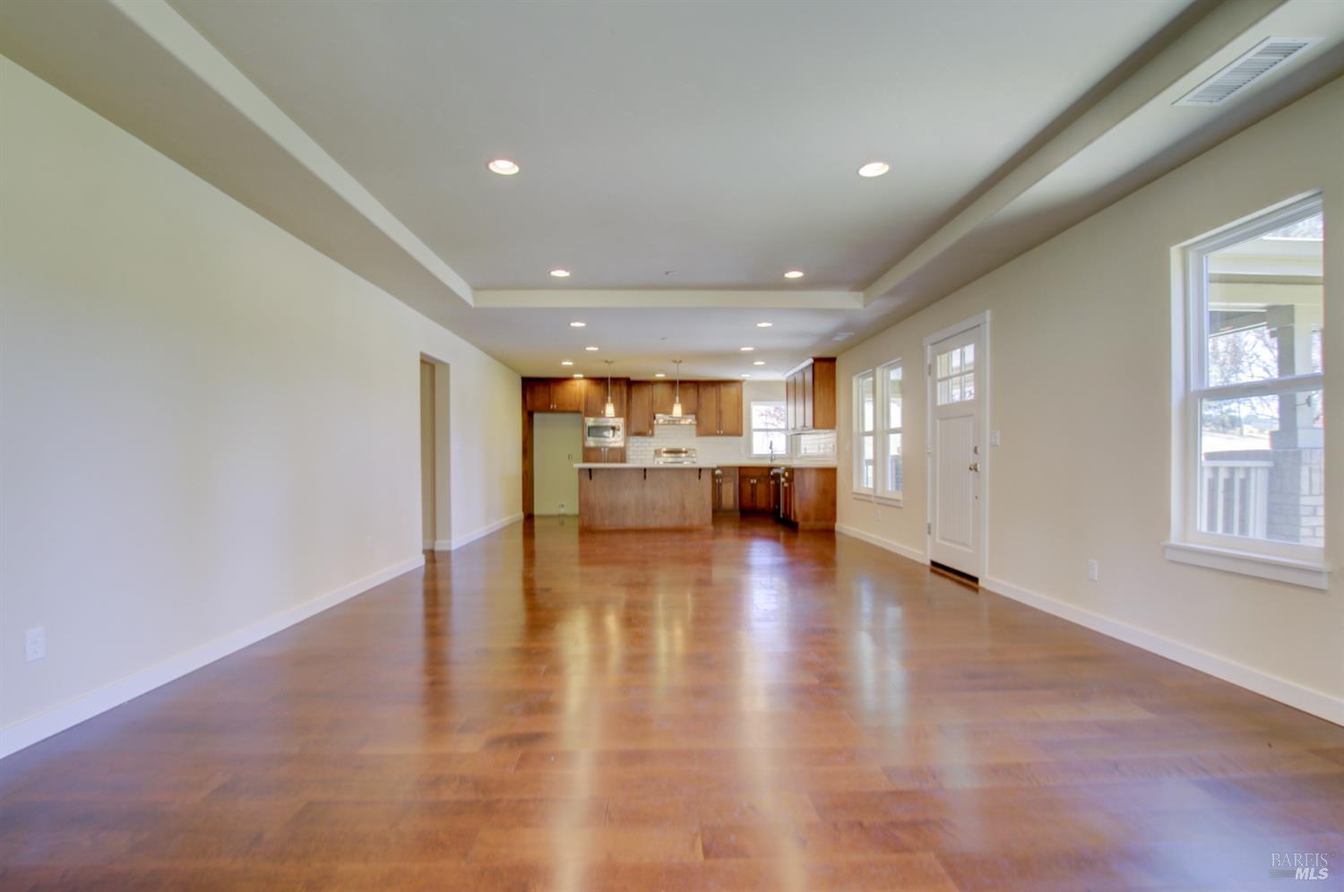 Detail Gallery Image 10 of 52 For 2891 I Street Ext Unkn #I,  Petaluma,  CA 94952 - 5 Beds | 3/1 Baths