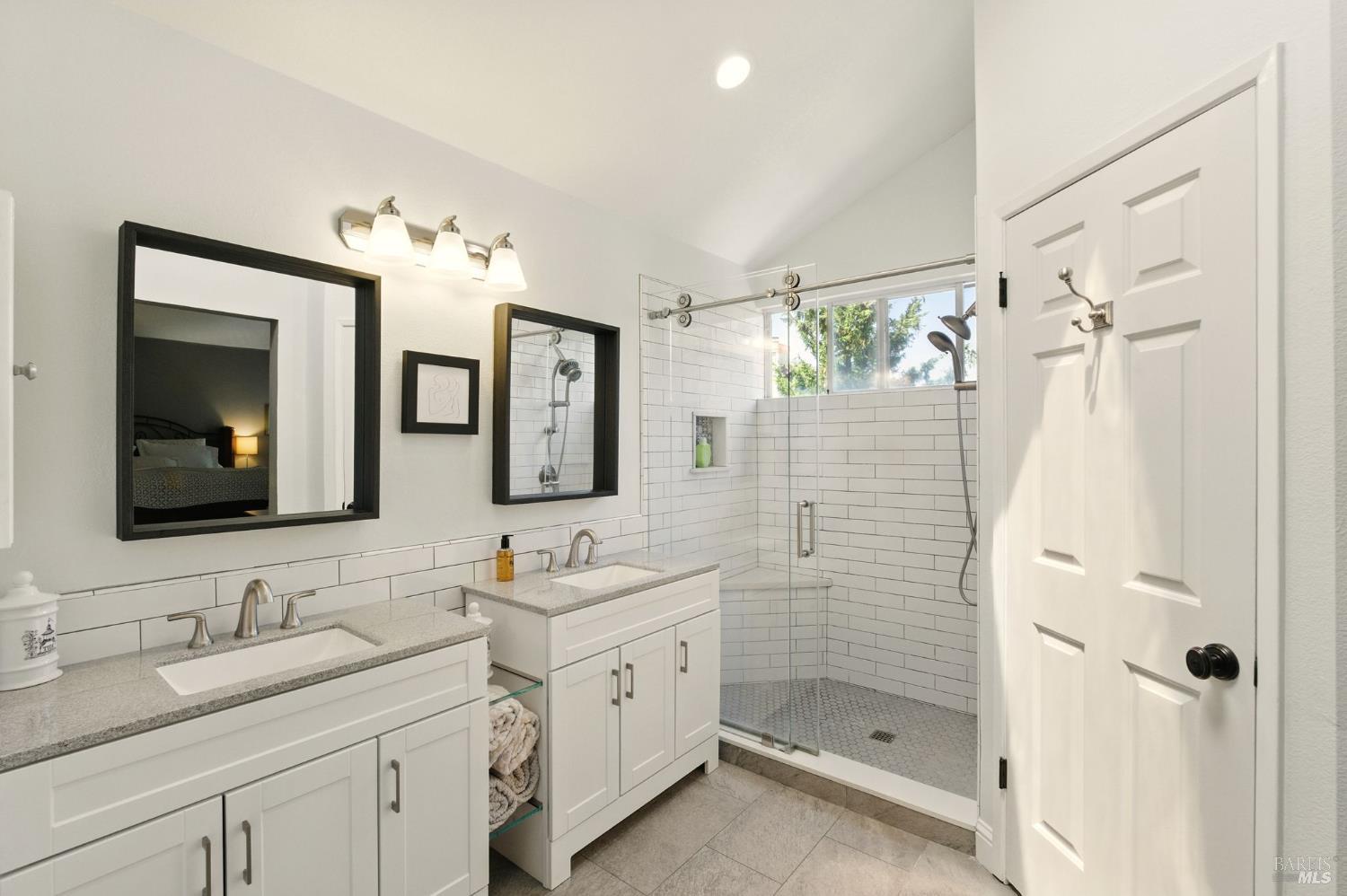 Detail Gallery Image 31 of 53 For 141 Flametree Cir, Windsor,  CA 95492 - 4 Beds | 3 Baths