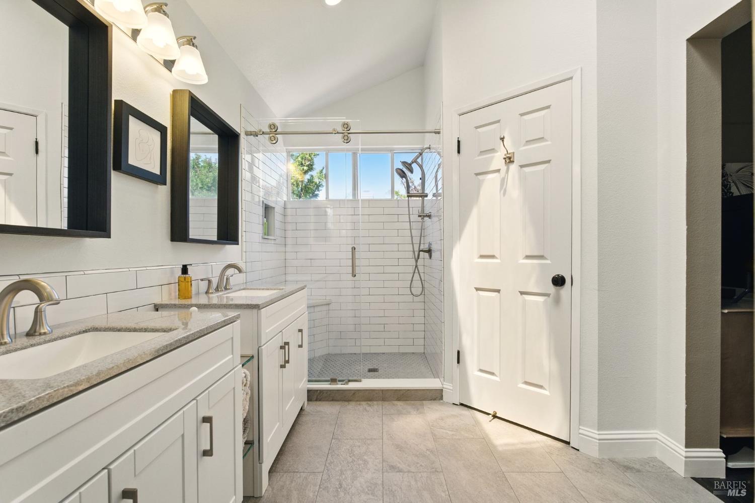 Detail Gallery Image 32 of 53 For 141 Flametree Cir, Windsor,  CA 95492 - 4 Beds | 3 Baths
