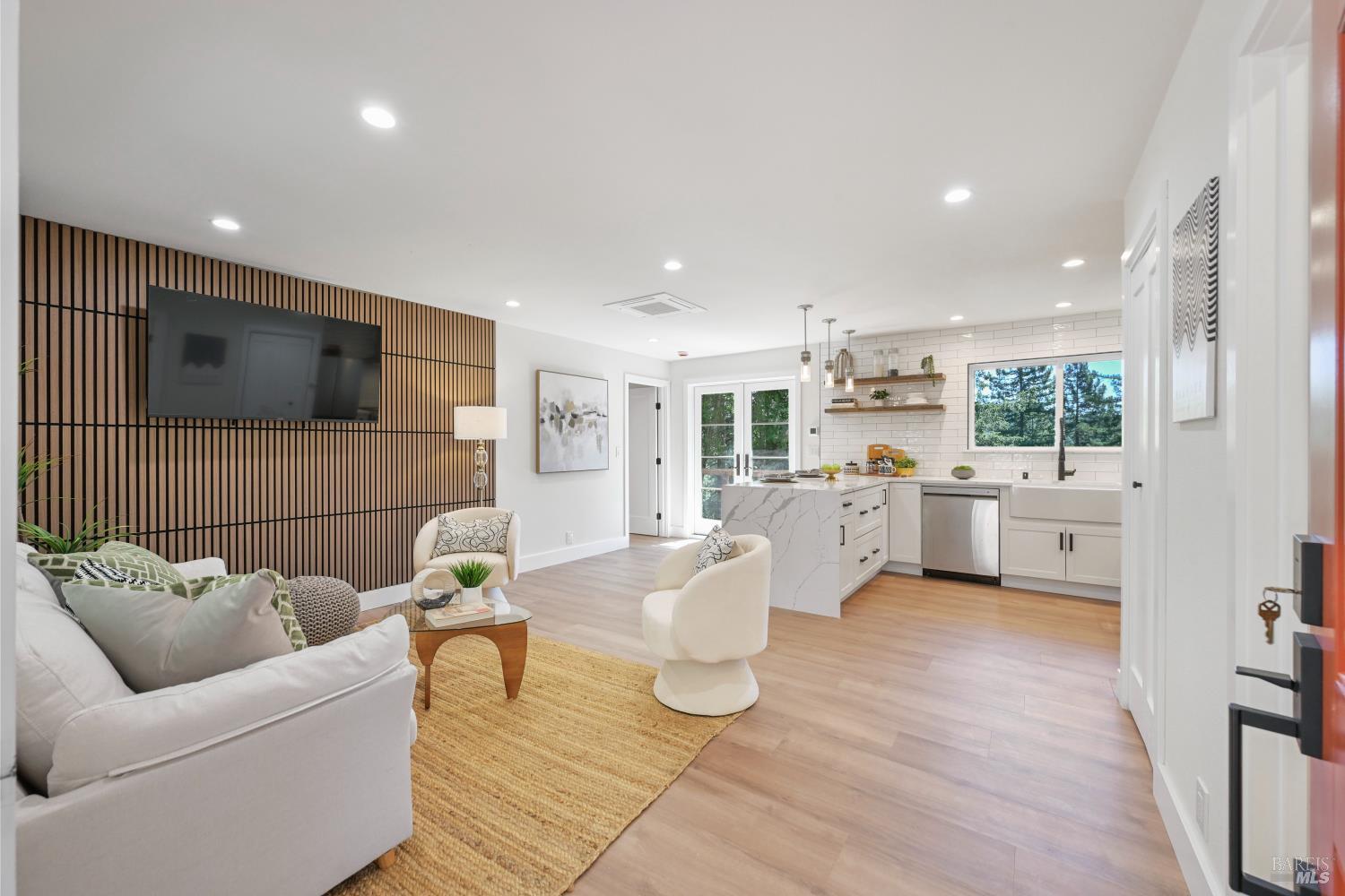 Detail Gallery Image 3 of 67 For 14150 Fern Rd, Guerneville,  CA 95446 - 3 Beds | 2/1 Baths