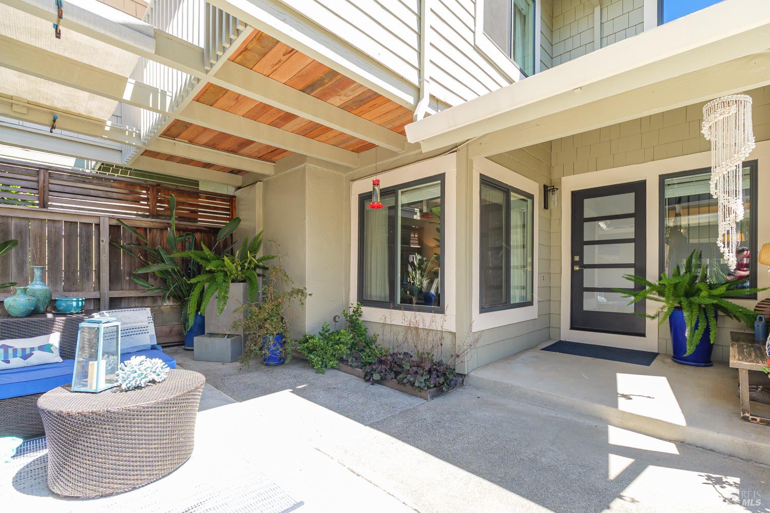Detail Gallery Image 27 of 30 For 86 Sequoia Glen Ln, Novato,  CA 94947 - 2 Beds | 1/1 Baths