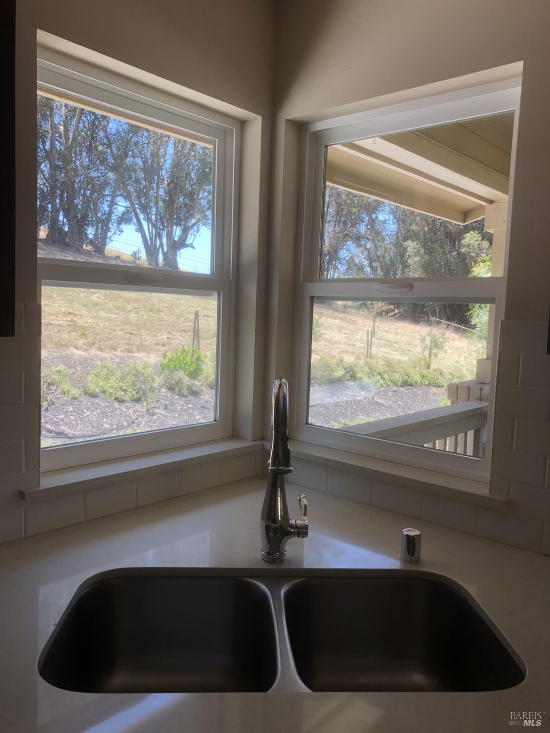 Detail Gallery Image 7 of 52 For 2891 I Street Ext Unkn #I,  Petaluma,  CA 94952 - 5 Beds | 3/1 Baths