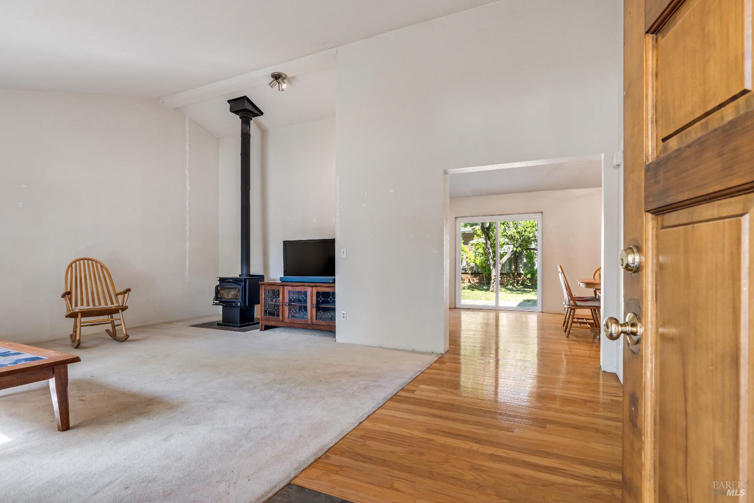 Detail Gallery Image 6 of 15 For 348 Almond Way, Healdsburg,  CA 95448 - 3 Beds | 2 Baths