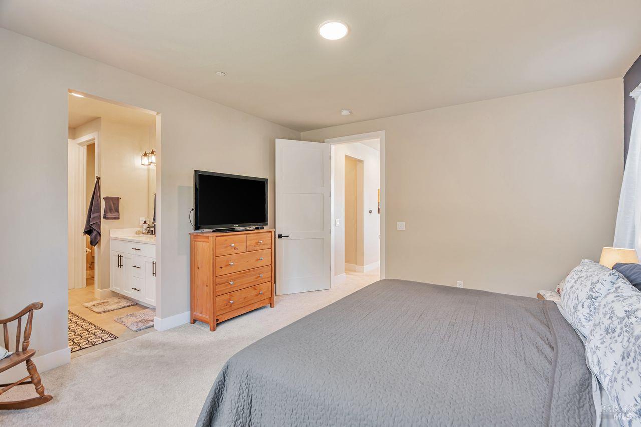 Detail Gallery Image 22 of 40 For 3566 Aaron Dr, Santa Rosa,  CA 95404 - 4 Beds | 3 Baths