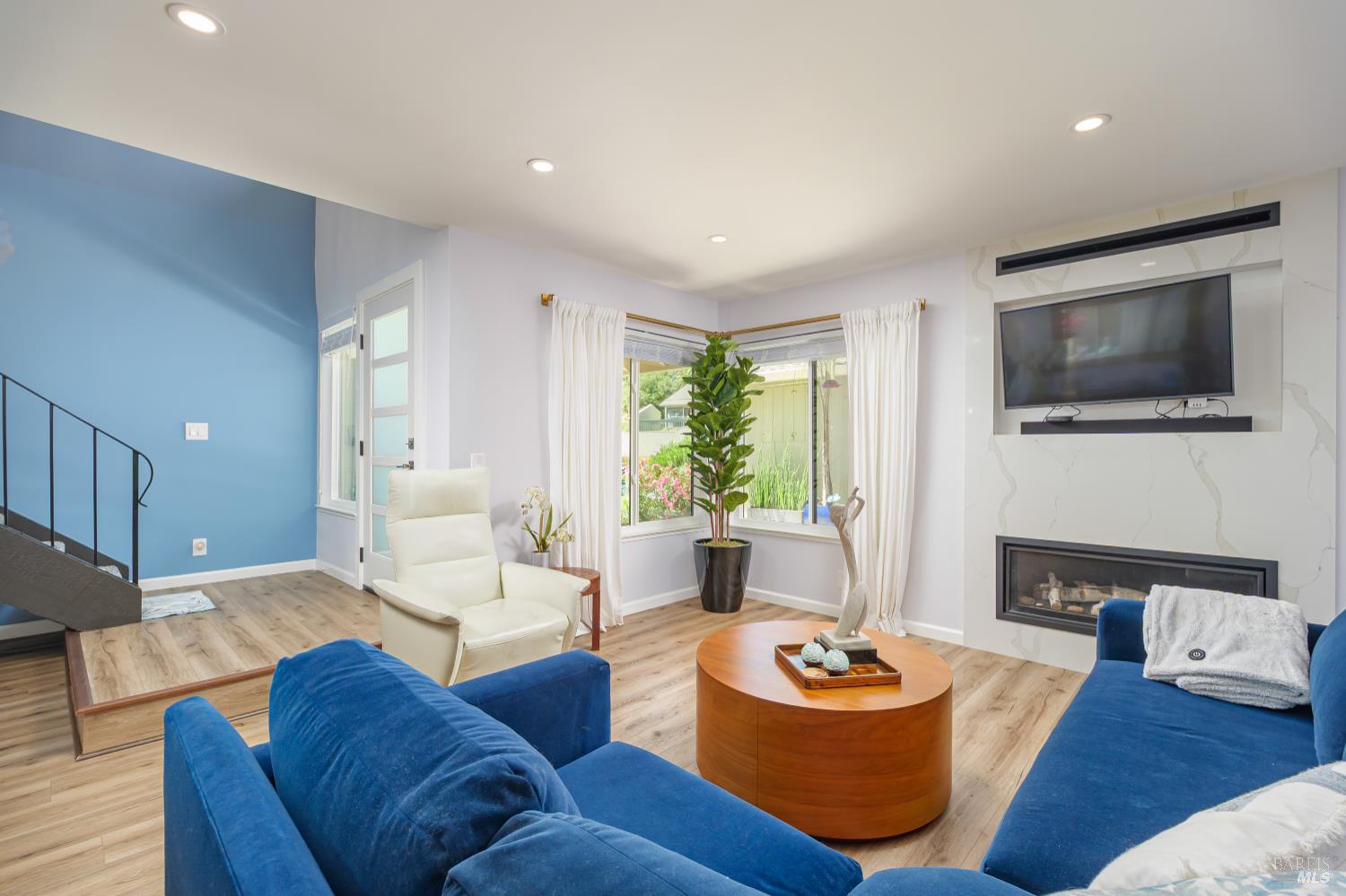 Detail Gallery Image 25 of 30 For 86 Sequoia Glen Ln, Novato,  CA 94947 - 2 Beds | 1/1 Baths