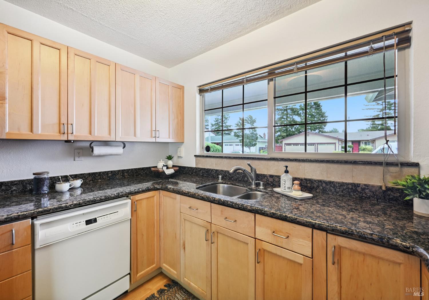 Detail Gallery Image 16 of 52 For 4777 Fairway Dr, Rohnert Park,  CA 94928 - 4 Beds | 2 Baths