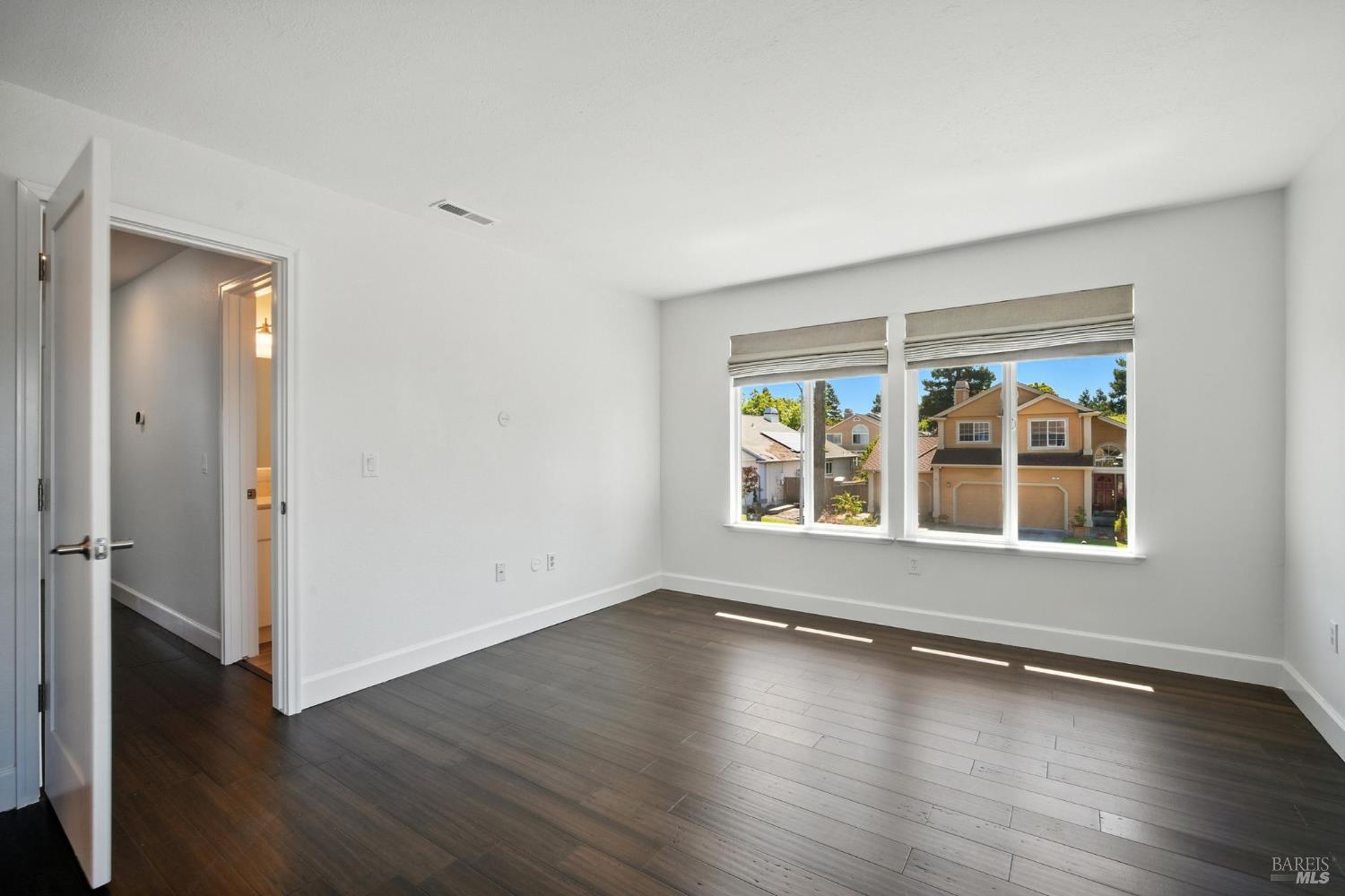 Detail Gallery Image 18 of 32 For 104 Banff Way, Petaluma,  CA 94954 - 4 Beds | 2/1 Baths