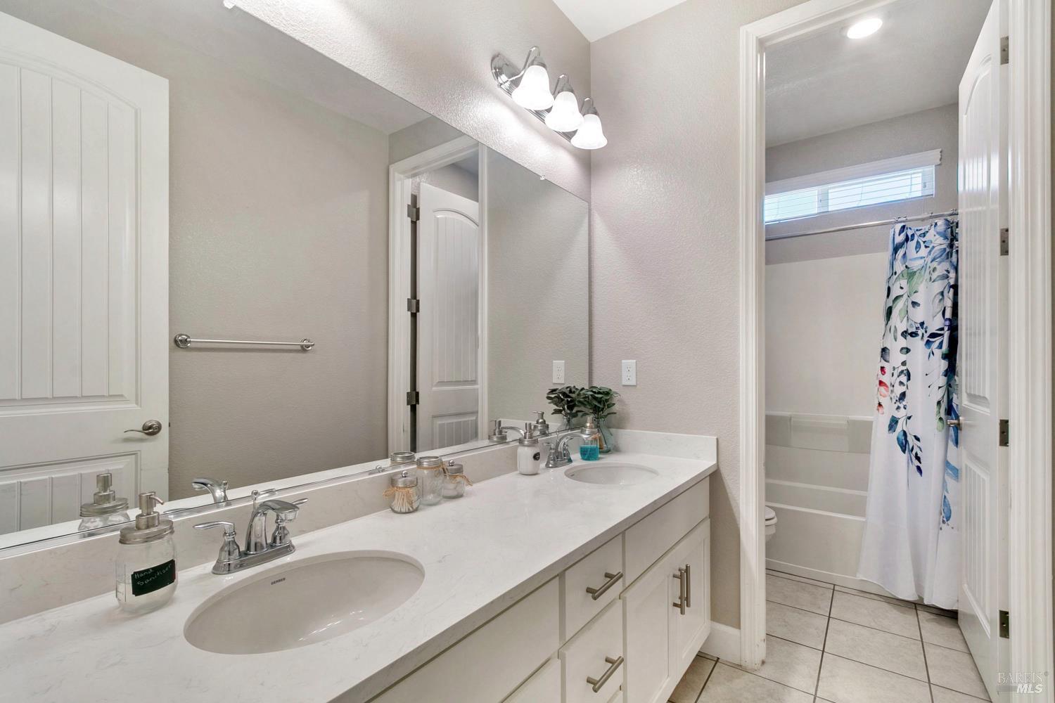 Detail Gallery Image 25 of 38 For 1001 Swift Ct, Vacaville,  CA 95688 - 4 Beds | 2 Baths