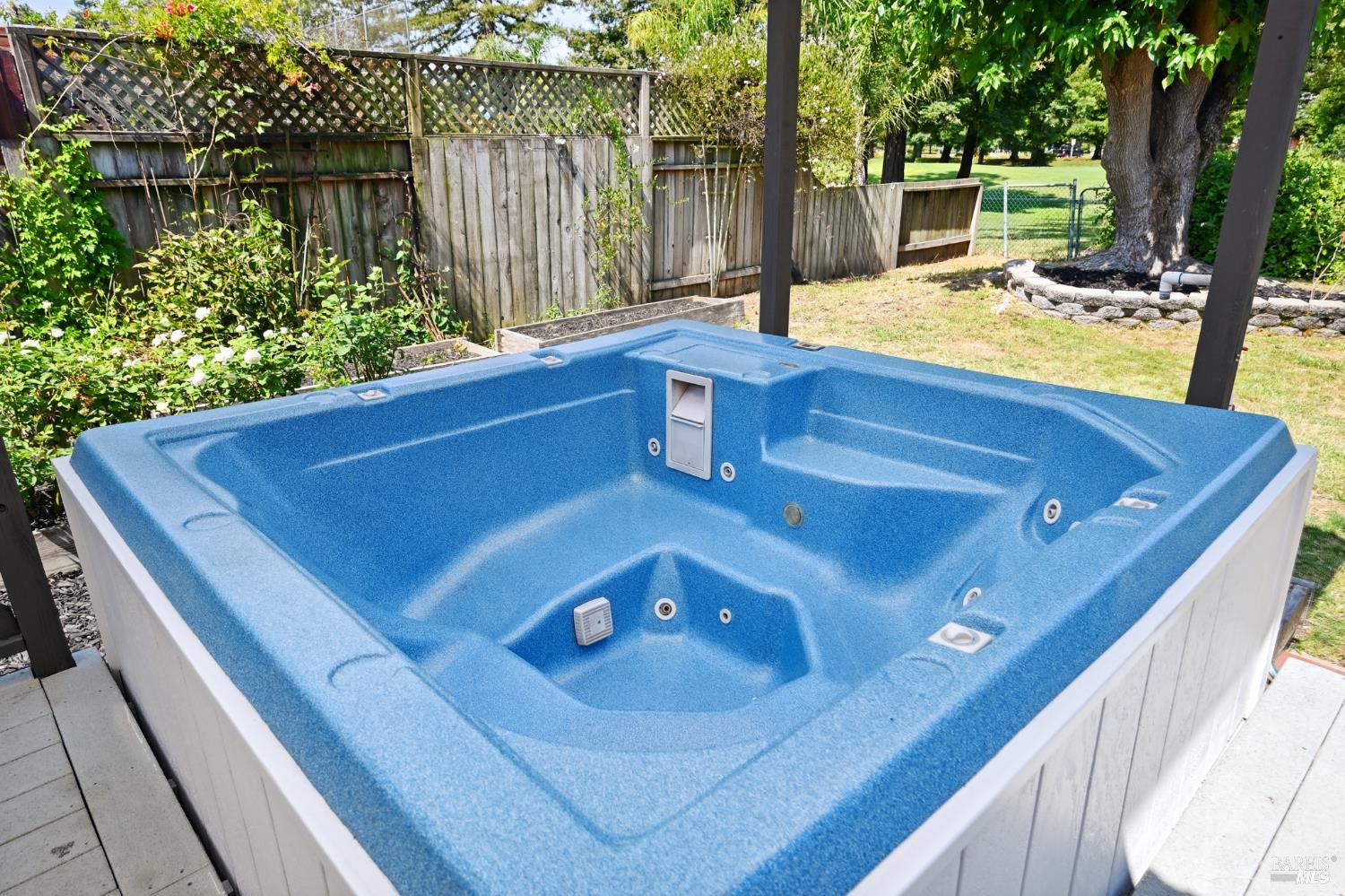 Detail Gallery Image 43 of 52 For 4777 Fairway Dr, Rohnert Park,  CA 94928 - 4 Beds | 2 Baths