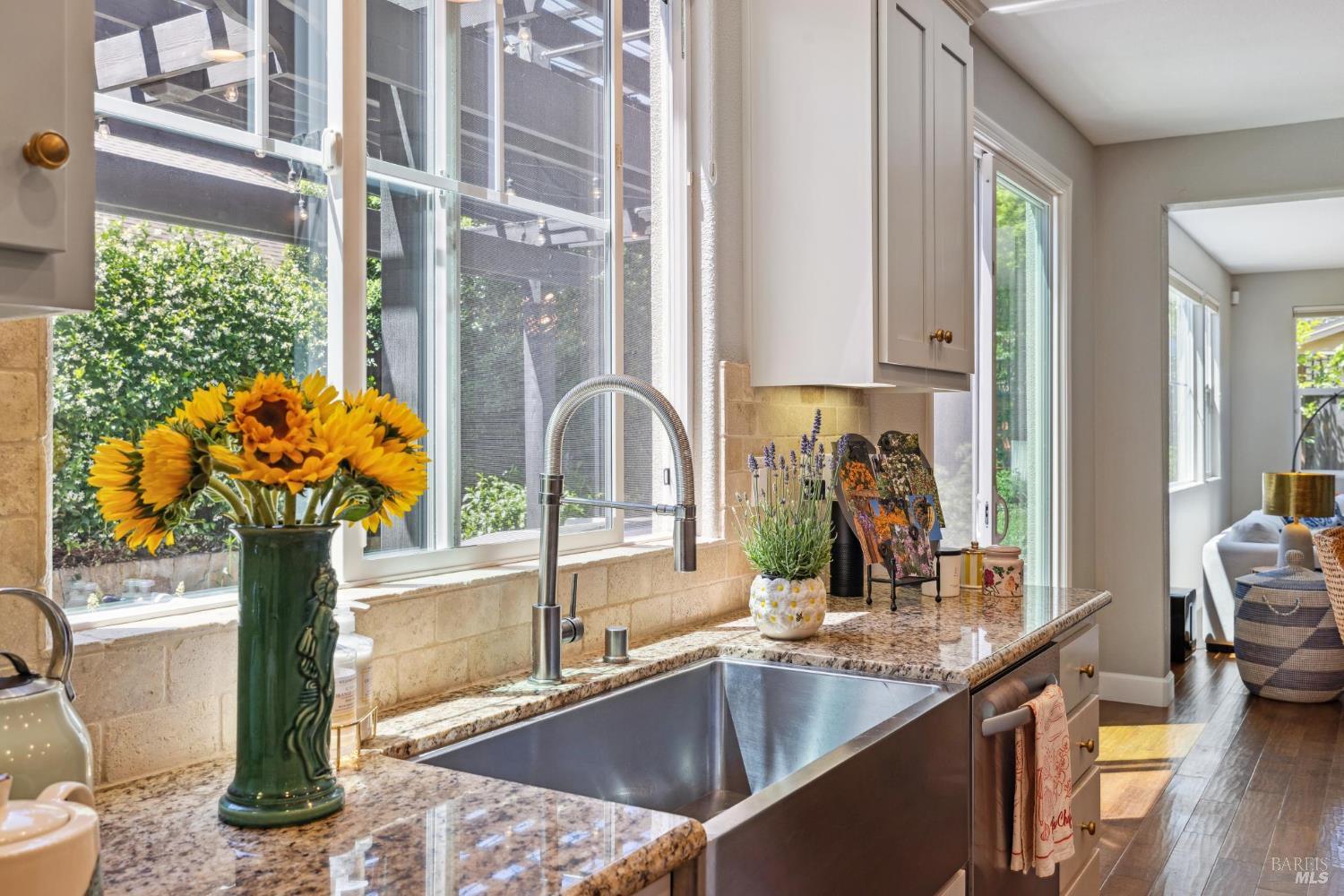 Detail Gallery Image 14 of 43 For 2108 W Lincoln Ave, Napa,  CA 94558 - 4 Beds | 3 Baths