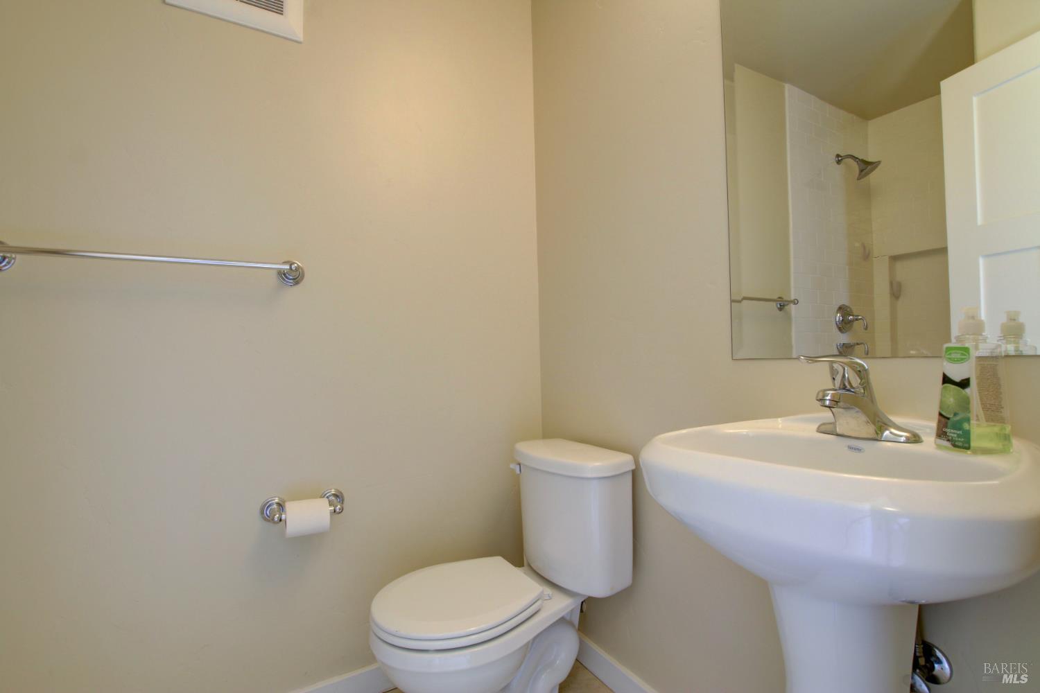 Detail Gallery Image 21 of 52 For 2891 I Street Ext Unkn #I,  Petaluma,  CA 94952 - 5 Beds | 3/1 Baths