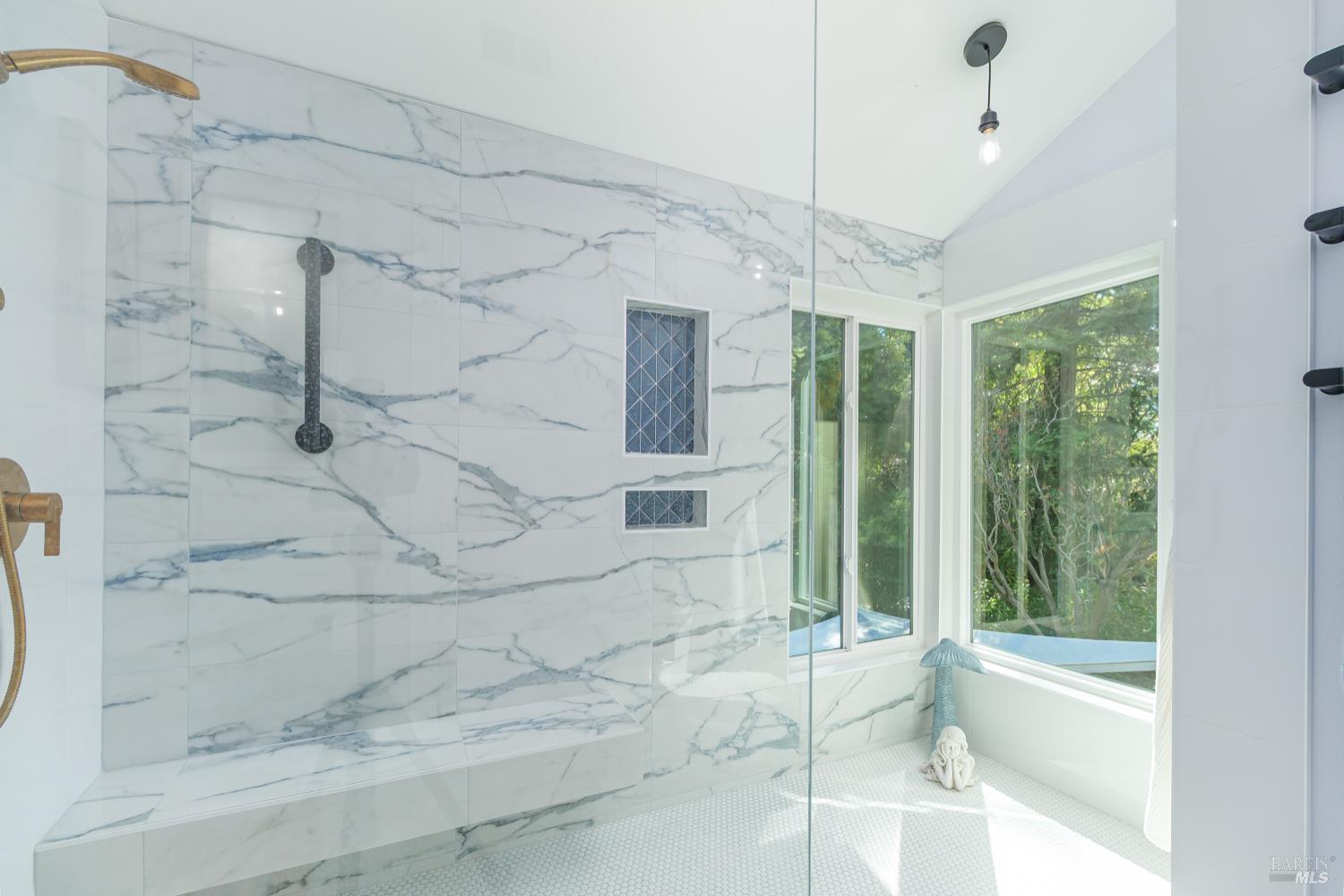 Detail Gallery Image 16 of 30 For 86 Sequoia Glen Ln, Novato,  CA 94947 - 2 Beds | 1/1 Baths