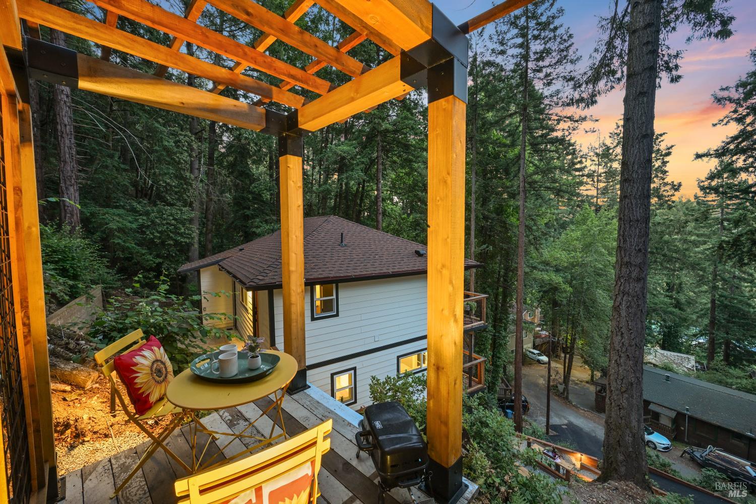 Detail Gallery Image 52 of 67 For 14150 Fern Rd, Guerneville,  CA 95446 - 3 Beds | 2/1 Baths