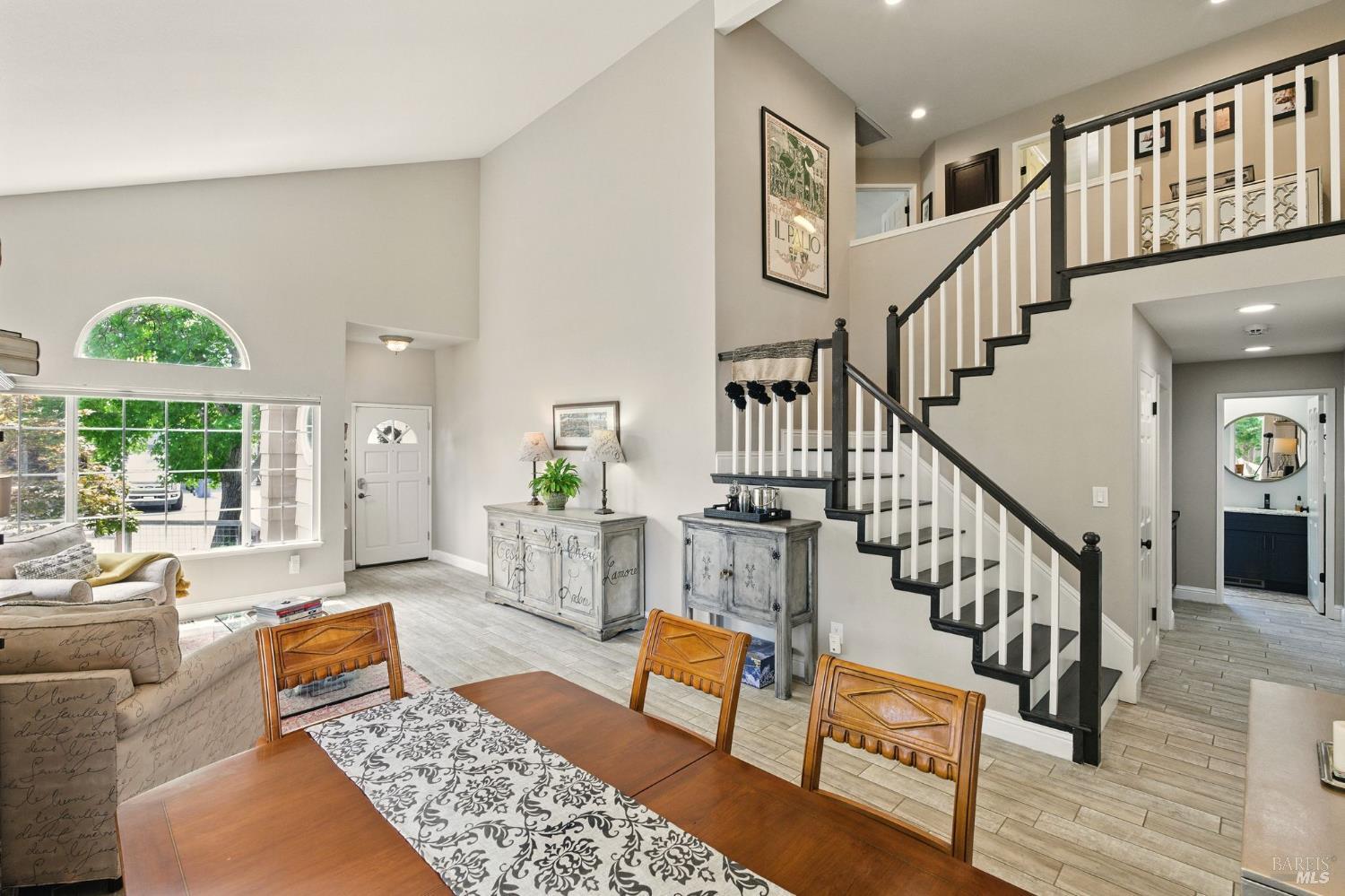 Detail Gallery Image 6 of 53 For 141 Flametree Cir, Windsor,  CA 95492 - 4 Beds | 3 Baths