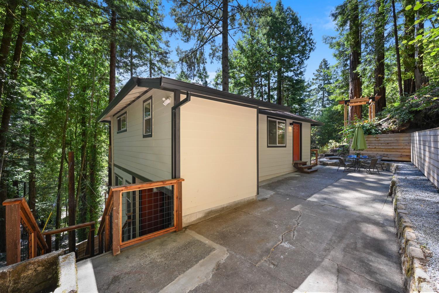 Detail Gallery Image 29 of 67 For 14150 Fern Rd, Guerneville,  CA 95446 - 3 Beds | 2/1 Baths