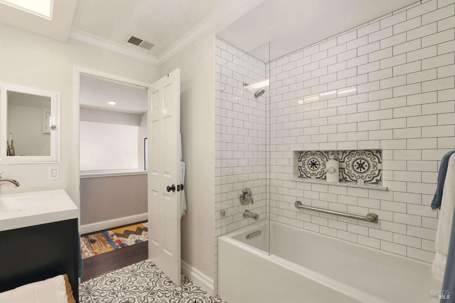 Detail Gallery Image 34 of 53 For 141 Flametree Cir, Windsor,  CA 95492 - 4 Beds | 3 Baths