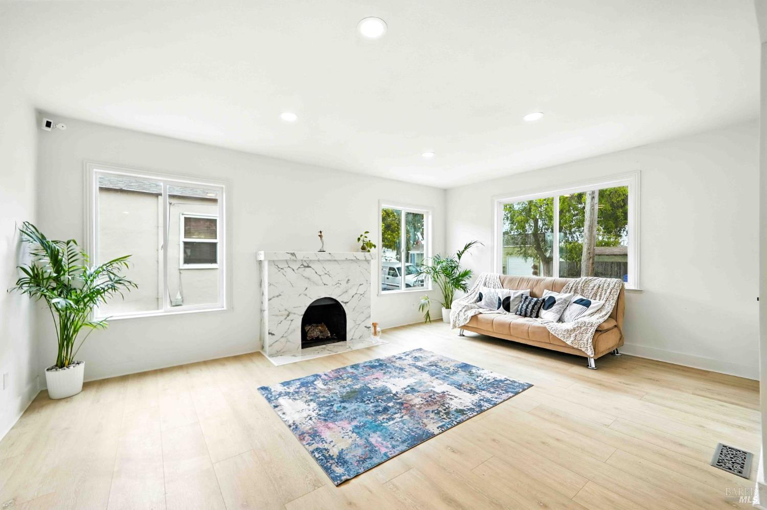 Detail Gallery Image 5 of 28 For 3711 Garvin Ave, Richmond,  CA 94805 - 2 Beds | 1 Baths