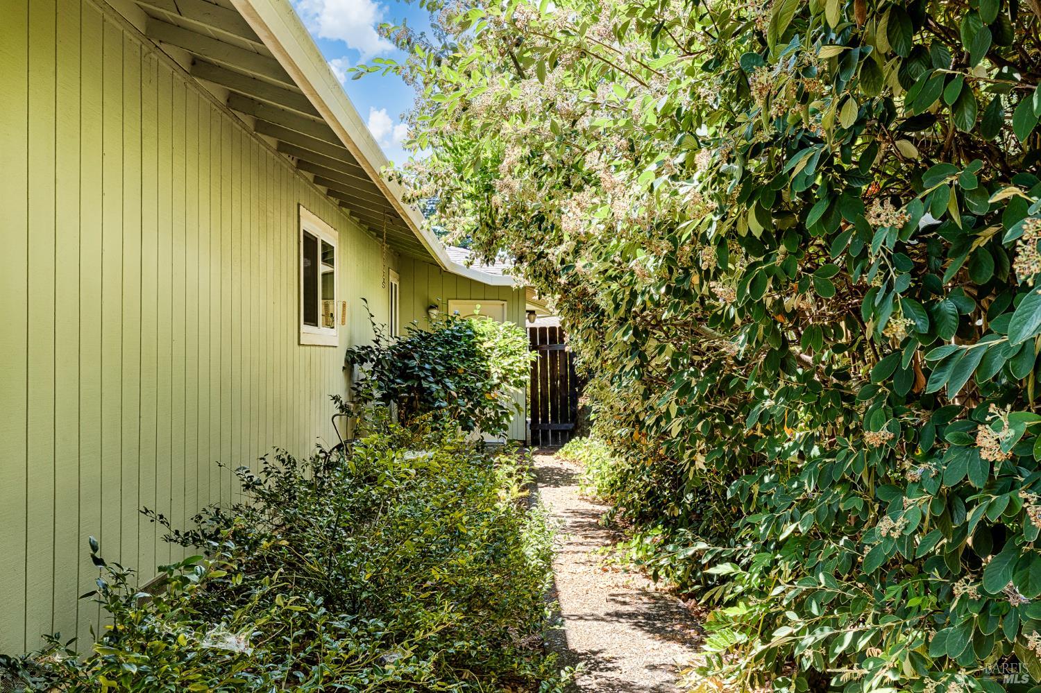 Detail Gallery Image 42 of 52 For 160 Oak Shadow Dr, Santa Rosa,  CA 95409 - 3 Beds | 2 Baths