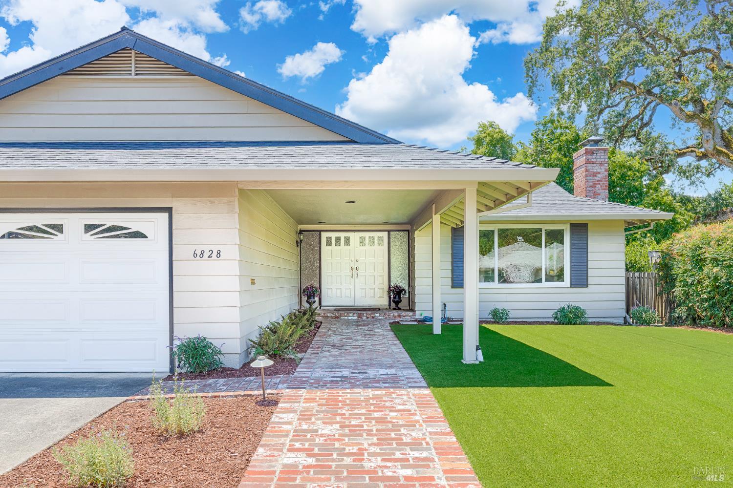 Detail Gallery Image 4 of 67 For 6828 Fairfield Dr, Santa Rosa,  CA 95409 - 2 Beds | 2 Baths