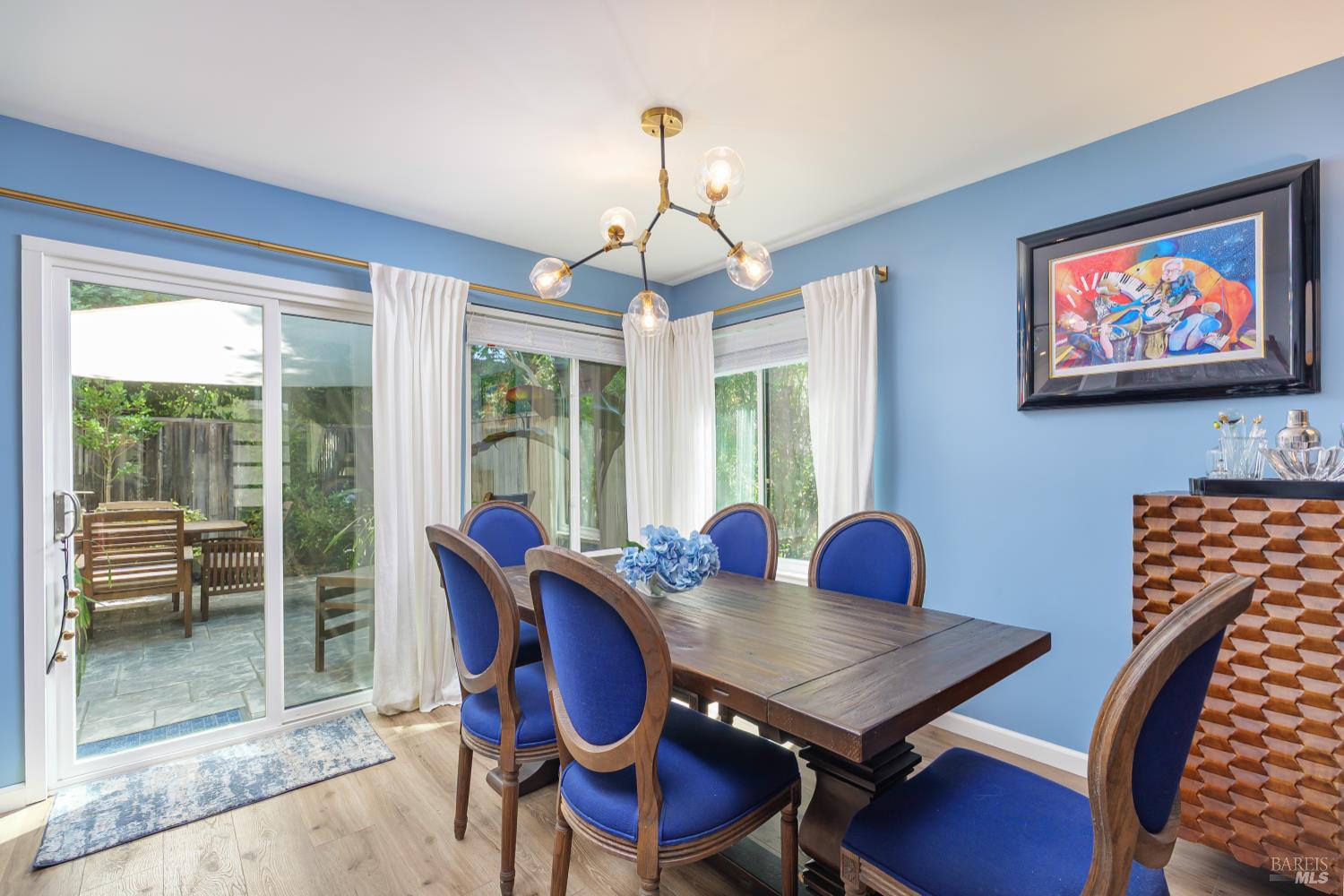 Detail Gallery Image 7 of 30 For 86 Sequoia Glen Ln, Novato,  CA 94947 - 2 Beds | 1/1 Baths
