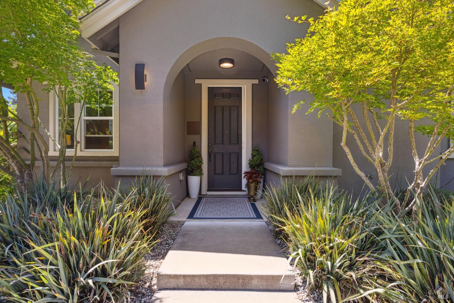 Detail Gallery Image 2 of 43 For 2108 W Lincoln Ave, Napa,  CA 94558 - 4 Beds | 3 Baths