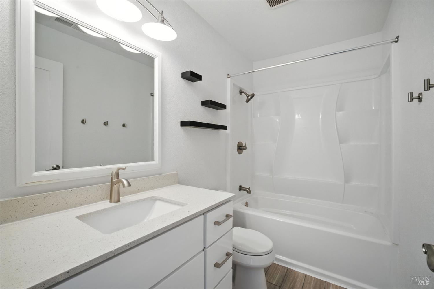 Detail Gallery Image 22 of 32 For 104 Banff Way, Petaluma,  CA 94954 - 4 Beds | 2/1 Baths