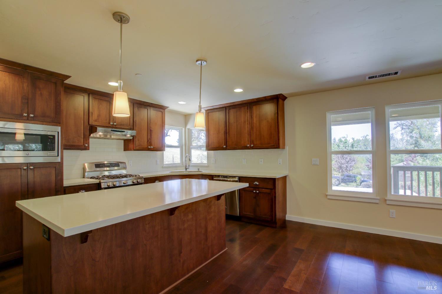 Detail Gallery Image 5 of 52 For 2891 I Street Ext Unkn #I,  Petaluma,  CA 94952 - 5 Beds | 3/1 Baths