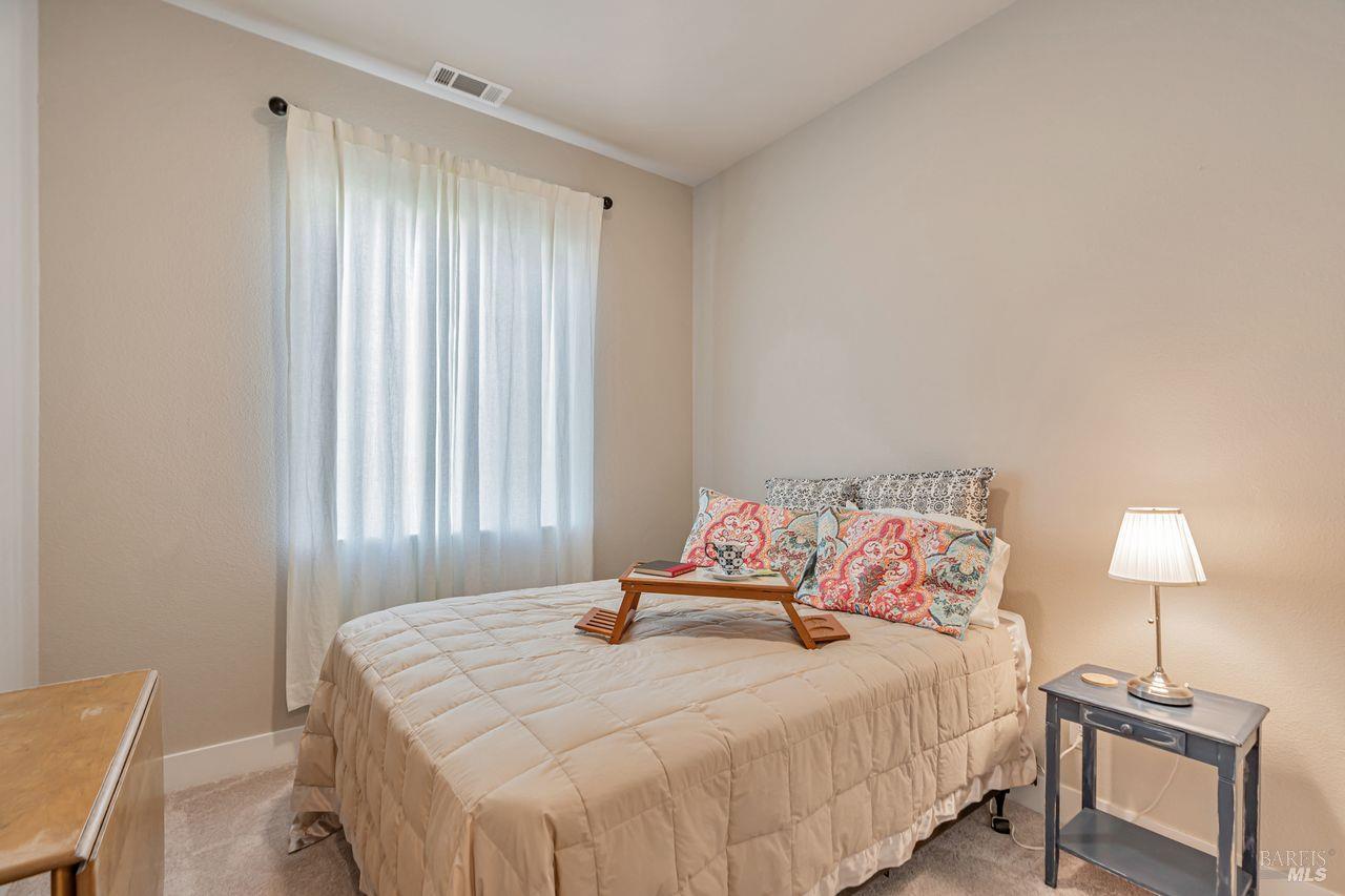 Detail Gallery Image 16 of 40 For 3566 Aaron Dr, Santa Rosa,  CA 95404 - 4 Beds | 3 Baths