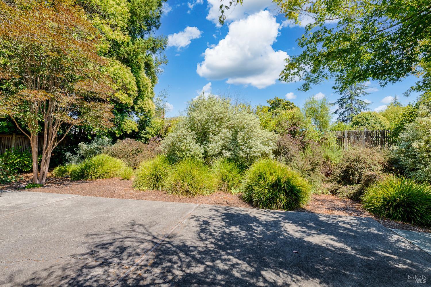 Detail Gallery Image 44 of 52 For 160 Oak Shadow Dr, Santa Rosa,  CA 95409 - 3 Beds | 2 Baths
