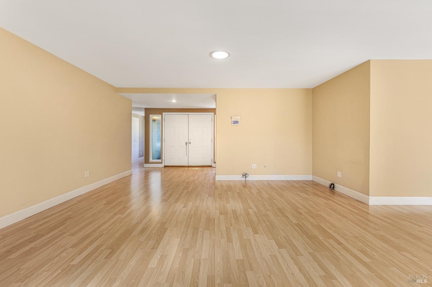 Detail Gallery Image 10 of 52 For 160 Oak Shadow Dr, Santa Rosa,  CA 95409 - 3 Beds | 2 Baths